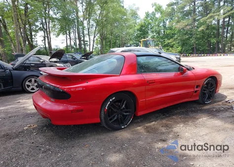 2001 Pontiac Firebird Trans Am из США, поврежденный, VIN 2G2FV22G712148927